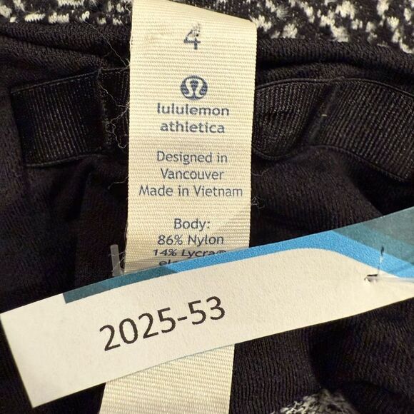 Lululemon 1/4 zip top​ - Picture 5 of 5